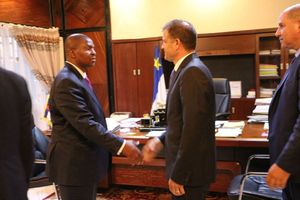 LE PRÉSIDENT TOUADERA A REÇU EN AUDIENCE LE GROUPE MAKOR ENERGY SOLUTION