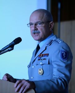 Positive Bilanz beim Neujahrsempfang der 10. Panzer-Division - Tag der Bundeswehr am 11. Juni 2016 in Veitshöchheim: Tag der Offenen Tür, Waffen- und Fahrzeugschau und Standortbiwak