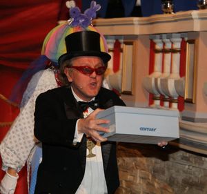 Rudi mit dem Schuhkarton