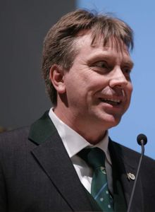 Beim 64. Bezirksschützentag in Veitshöchheim ging eine Ära zu Ende - Mathias Dörrie aus Leinach neuer Bezirksschützenmeister- Bezirksschatzmeisterin nun auch Bezirksschützenkönigin
