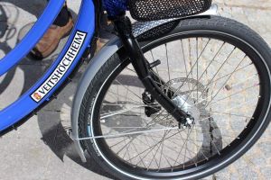Stefan Einbergers S&S-Bikes ermöglicht Rathausmitarbeitern Dienstfahrten mit einem E-Bike im Probebetrieb