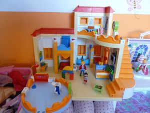 La garderie Playmobil: l'espace de jeu préféré de Mademoiselle E.