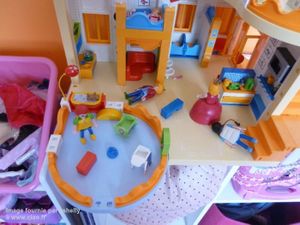 Mademoiselle E. et l'espace crèche Playmobil.