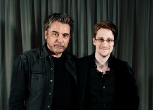 Jarre raconte ses rencontres avec Edward Snowden à Trax