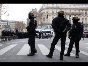 PIERRE LAURENT (PCF): NOS GROUPES PARLEMENTAIRES NE VOTERONT PAS LA PROLONGATION DE L'ETAT D'URGENCE