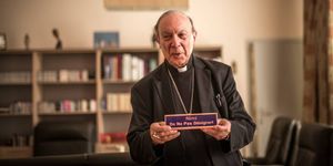 Mgr A-J. Leonard : Ah non, elle restera ouverte! (ndlr: l'église Sainte-Catherine)