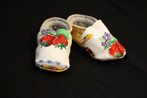 Petits chaussons de bébé