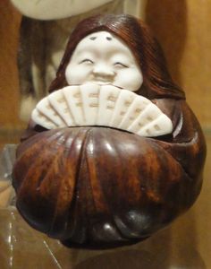 Daruma (en japonais) Guanyin (en chinois) Musée G.Labit Toulouse