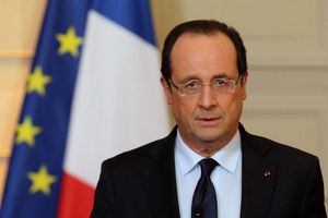 François Hollande présente ses vœux aux armées, à bord du "Charles-de-Gaulle", au large de Toulon, le 14 janvier 2015.