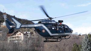 Un hélicoptère du peloton de gendarmerie de haute montagne de Briançon en novembre 2012