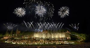 LE PUY DU FOU, L'AME GLORIFIEE DE LA FRANCE,! SUCCES MONDIAL DU PARC DE L'ENRACINEMENT !