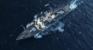 LE DONALD COOK DE L'US NAVY AVEUGLE, DESARME ET PARALYSE PAR UN SOUKHOÏ 24 !