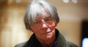 GLUCKSMANN? UN CONNARD DE PHILOSOPHE DROIT DE L'HOMMMISTE IRREALISTE ANTI -POUTINE !