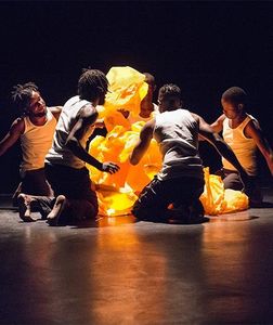 Source : www.festivalvilleneuveenscene.com
