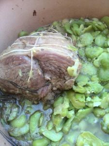 selle d'agneau au romarin et aux fèves pelées