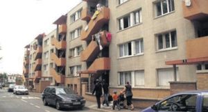 Violente altercation entre des policiers et une quarantaine de personnes dans un hall d’immeuble à Aulnay-sous-Bois