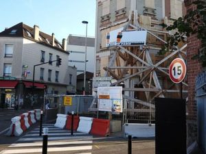 Après l’explosion de gaz l’immeuble rue Jules Princet et boulevard de l’Hôtel de Ville à Aulnay-sous-Bois attend sa remise à neuf