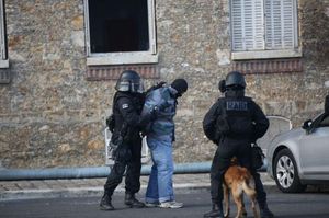 Intervention du Raid en cours à Saint-Denis : des coups de feu et un hélicoptère sur place