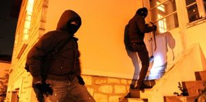 Un homme de 62 ans blesse des cambrioleurs à Livry-Gargan à l’aide d’un couteau et d’un fusil M16 !