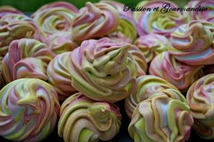 Rainbow Meringues (au Thermomix)