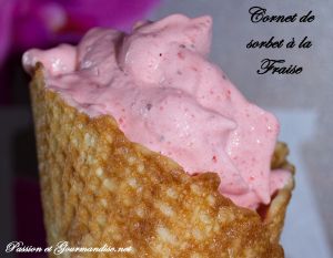Cornet de sorbet à la fraise