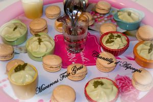Chantilly d'Asperges et Macarons Foie Gras