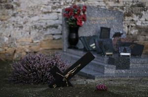 Les cimetières catholiques sont les plus touchés par les profanations