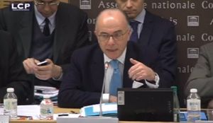 Bernard Cazeneuve veut étendre les mesures antiterroristes aux “mouvements identitaires”. Quid des groupuscules d’extrême gauche ?