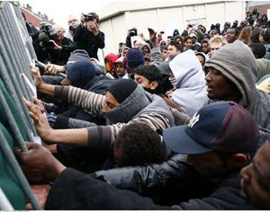 L’Algérie expulse en masse ses immigrés, la France les naturalise et verse des allocations