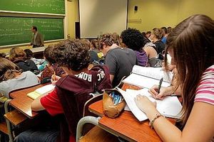 Préférence étrangère : les étudiants immigrés plus subventionnés que les étudiants Français