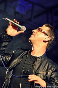 Décès de Sandrino Deroo, le frontman du coverband CU2PLAY!