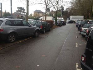 Un parking payant régulièrement saturé et mal entretenu !!