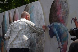 Les Gugusse de Philippe Hérard survolent le Pré Saint Gervais.