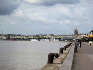 Sur les quais de Bordeaux