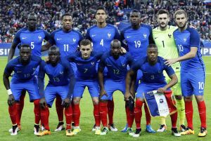 La race noire est grandement supérieure à la race bleue !