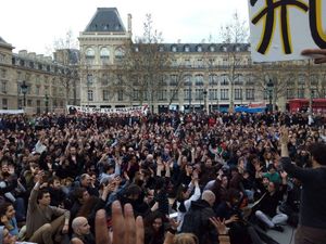 Nuit Debout, par centaines de milliers désormais !