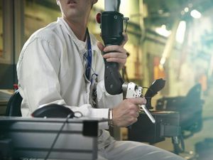 Le robot maestro piloté à distance
