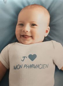 Des la naissance bébé aime sa pharmacie