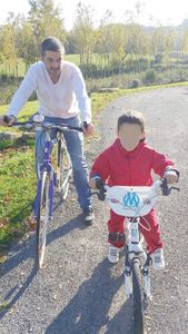 Prévention alors qu'un enfant est récupéré par la force publique