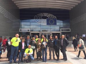 Une délégation de parents séparés à Bruxelles: Nicolas Munoz, Antonio Borromeo, William Bec . . .