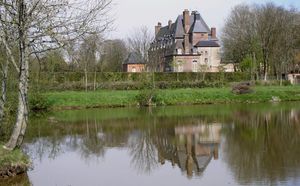 Cartes postales... le château de Thubeuf...