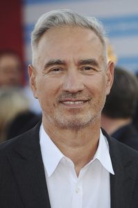 Roland Emmerich, sorcier de la cabale satanique.