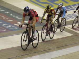 Loic devant un coureur de l'Ecsel et Rémi Rochas.