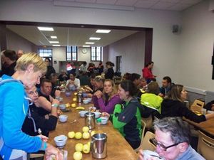 Petit déjeuner convivial.