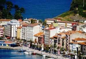 Ribadessela, coté port.