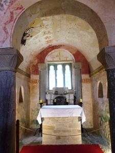 Interieur de la chapelle preromane.