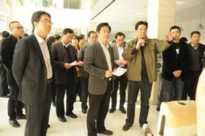 yiwu CPPCC members inspect foreign workers into the community situation