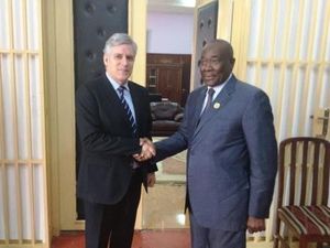 L'AMBASSADEUR DE FRANCE CHRISTIAN BADER ET LE PRESIDENT DE L'ASSEMBLEE NATIONALE KARIM MECKASSOUA
