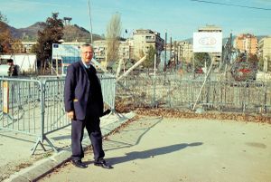 A l'entrée du pont de Mitrovica (2001/2002)