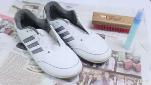 CECI EST LE TRUC LE PLUS UTILISÉ POUR NETTOYER ET LAISSER VOS CHAUSSURES BLANCHES EN TANT QUE NOUVEAU POUR TOUJOURS
